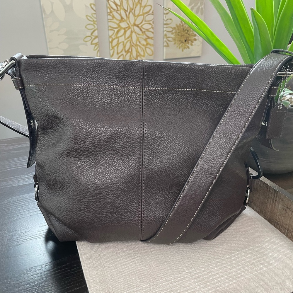 💯 authentic Coach Brown Pebbled Leather Hobo Bag